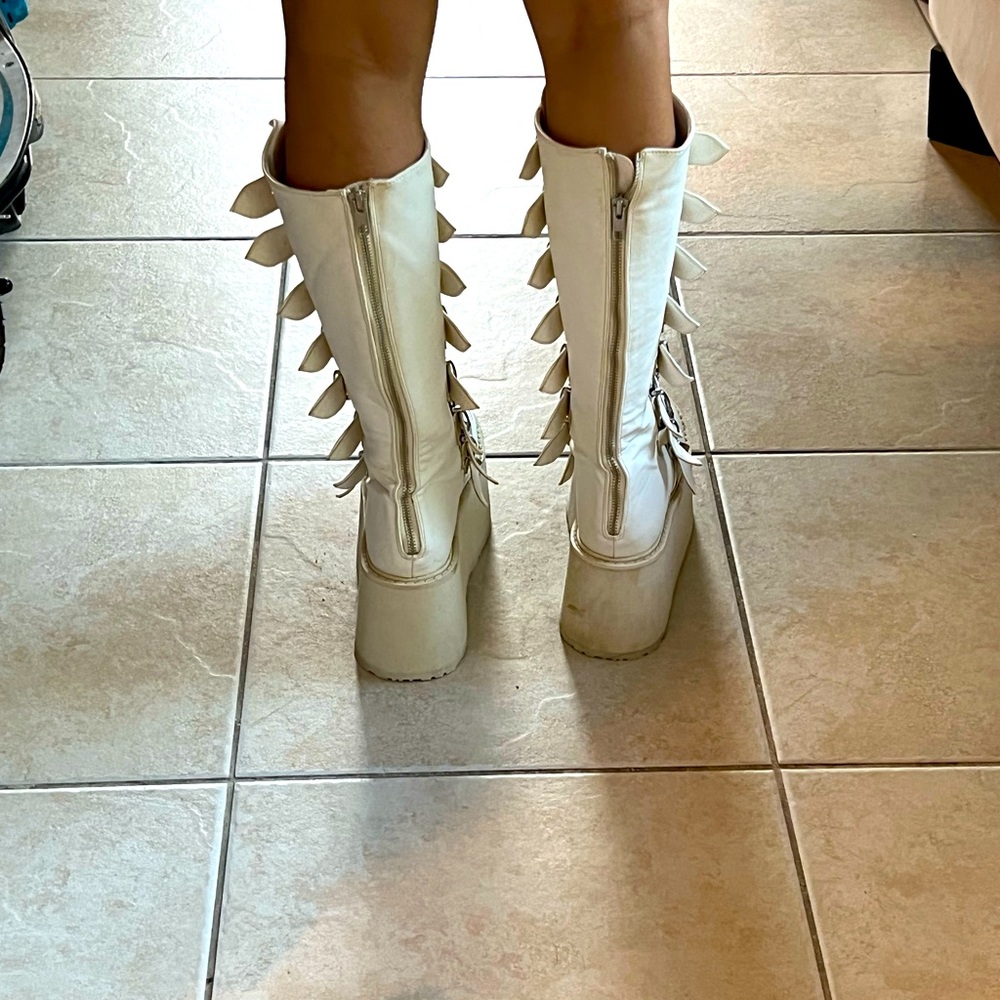 Festival/Burning Man boots, size 8. Used only once, great conditions.